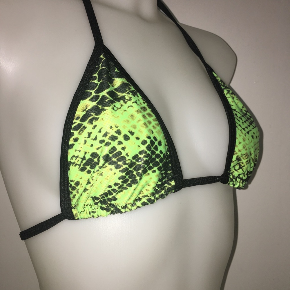 Bikini - Picture 3 of 6